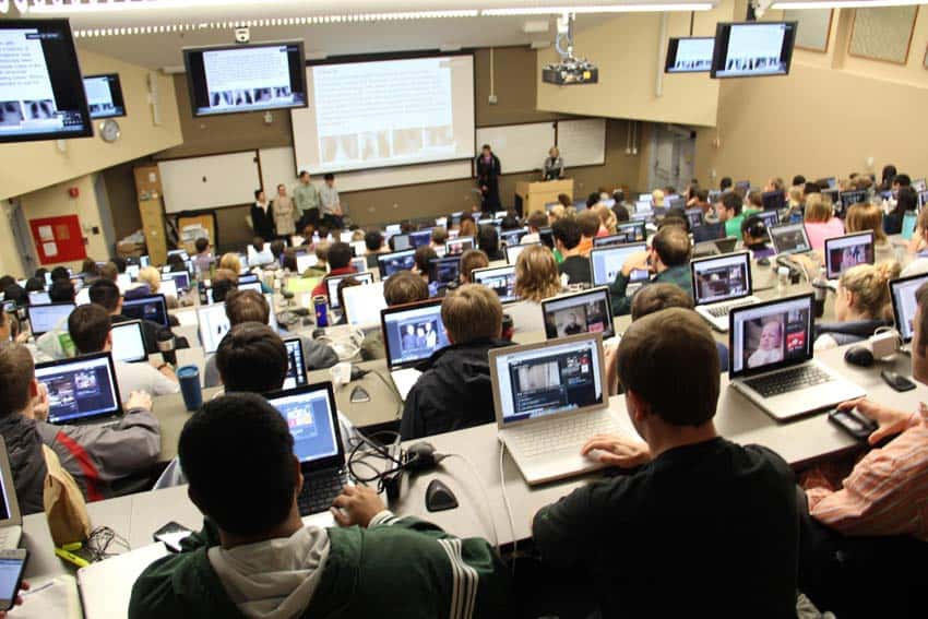 is windows or mac better for college